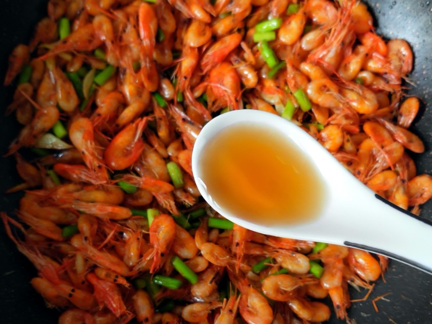 香酥小河虾老少皆宜的补钙佳品,传说中的香酥小河虾既补钙又美味
