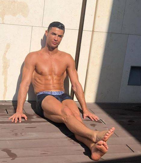 体坛第一男神c罗,2021年足球明星评价c罗