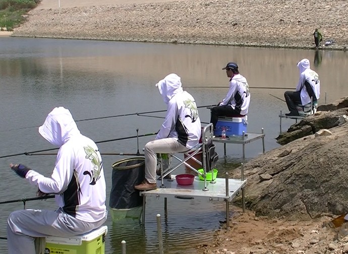 高碳鱼竿便宜和贵的有啥区别,高碳鱼竿一般多少钱每米