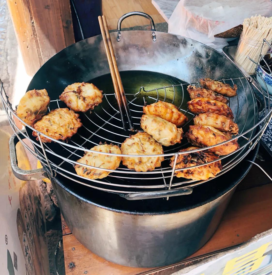 听戏享受这悠闲时光,听戏喝酒自在逍遥