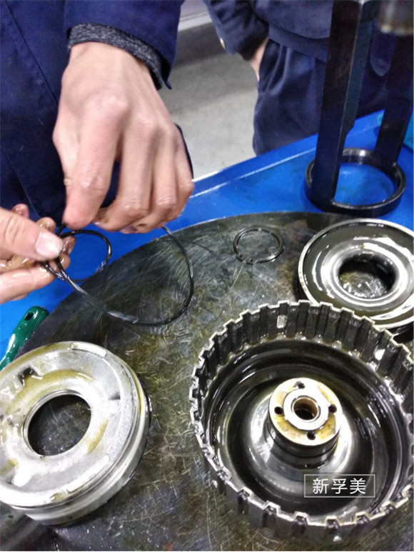 奥迪车变速箱打滑修复多少钱,奥迪a3变速箱坏了维修要多少钱