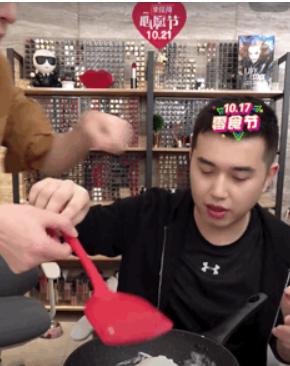 李佳琦带货翻车！*帖删**子网友维权艰难，疑似卖二手产品