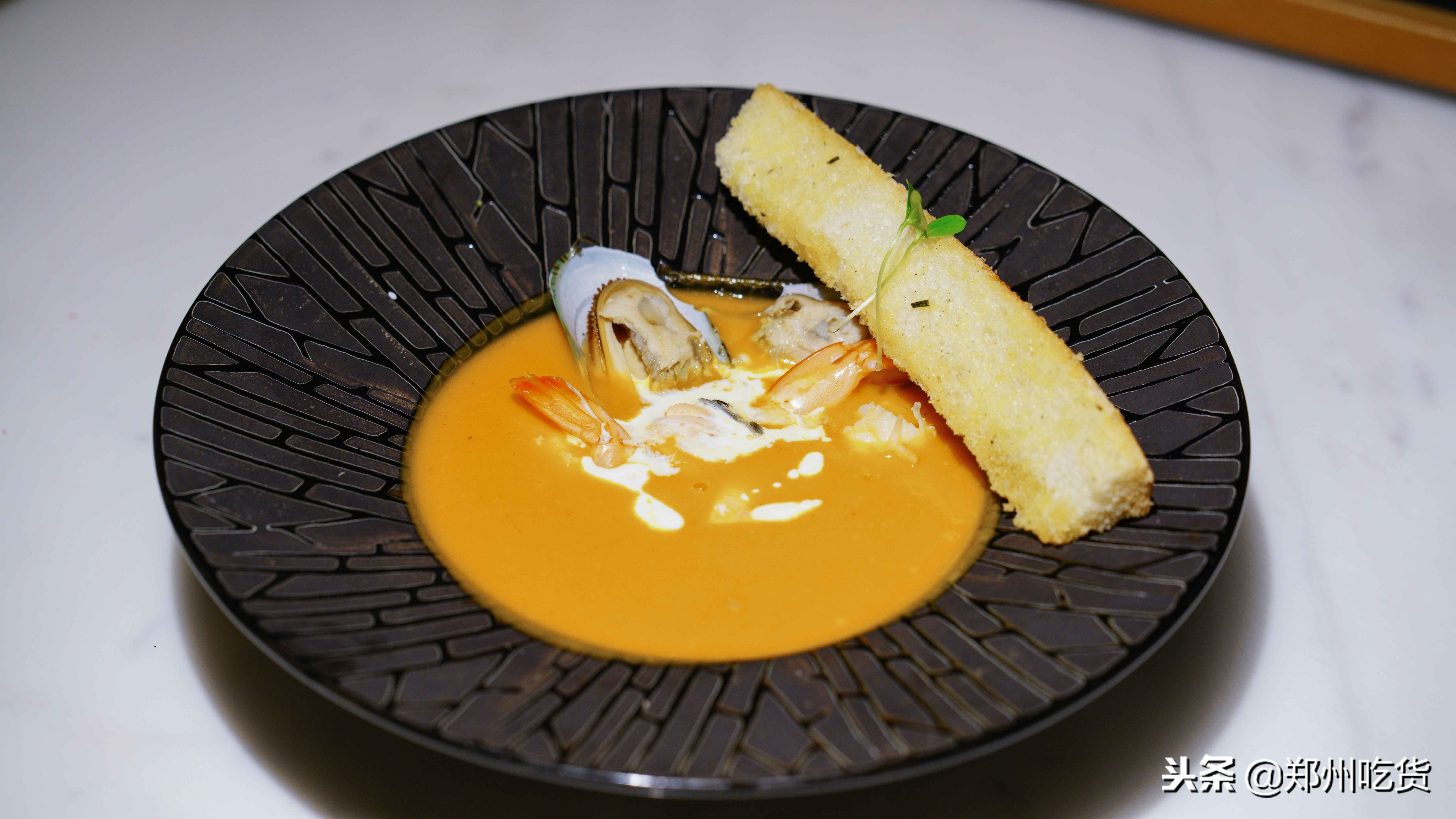 走进这家店，闪现到巴黎！满足你的少女心，治疗你的直男癌！