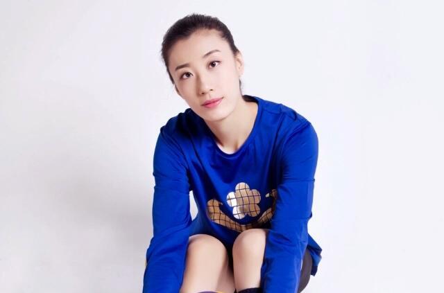 中国女排参加女排2021联赛名单,中国女排美国女排世联赛4强名单