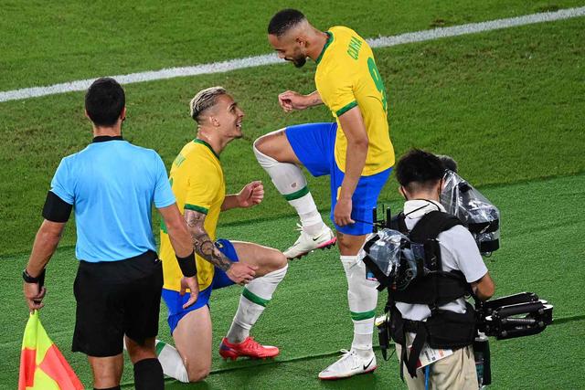 矬子里也有将军:奥运会男足五大球星