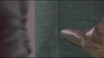 芭蕾脚背有多可怕,练芭蕾对足弓会受影响吗