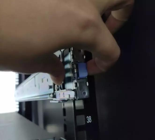 dellr710搭建服务器,dellr740服务器安装机柜