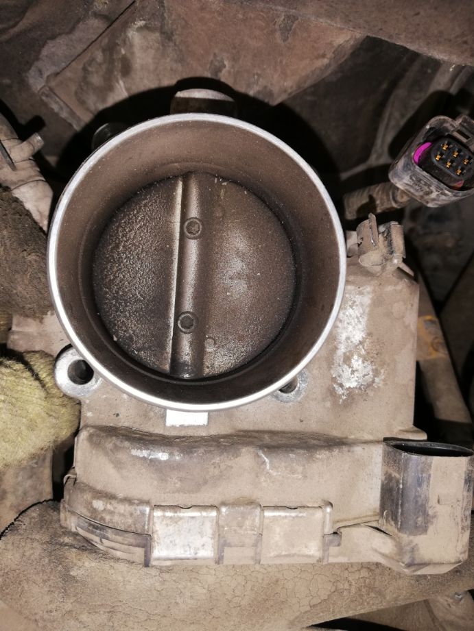 发动机失火抖动怎么解决,发动机失火的症状和处理方法