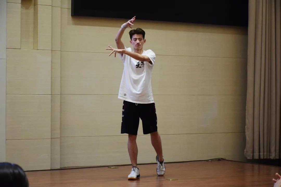 南体健美操的直播间,南体直播回放春晚