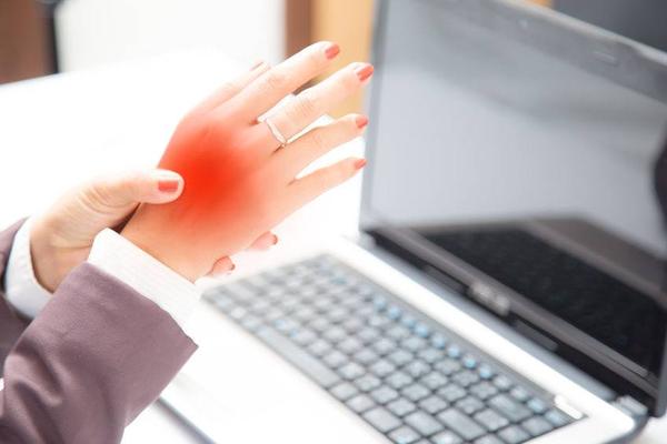 晨起手指发麻怎么办,晨起手指发麻预示什么