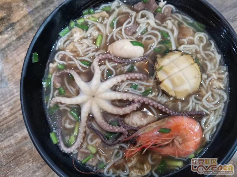 南宁网友举报天价米粉,一碗粉500块