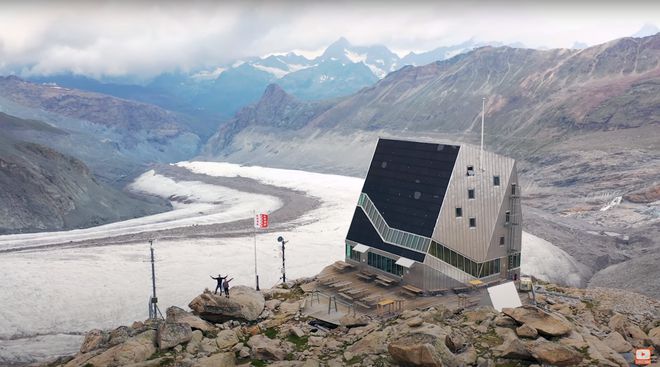 山顶太空舱民宿悬崖景色绝美,悬崖边的小木屋