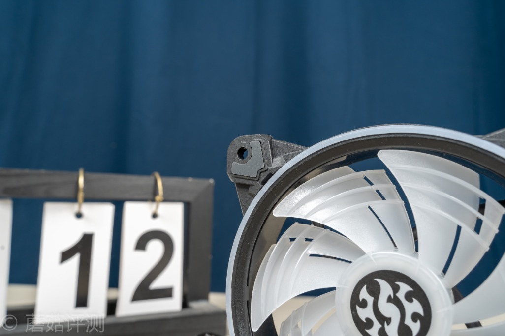 最好的240水冷评测,240分体水冷和240一体水冷对比