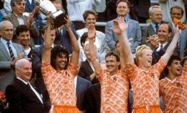 世界杯四大足球强队,历史上三支不同球队夺冠