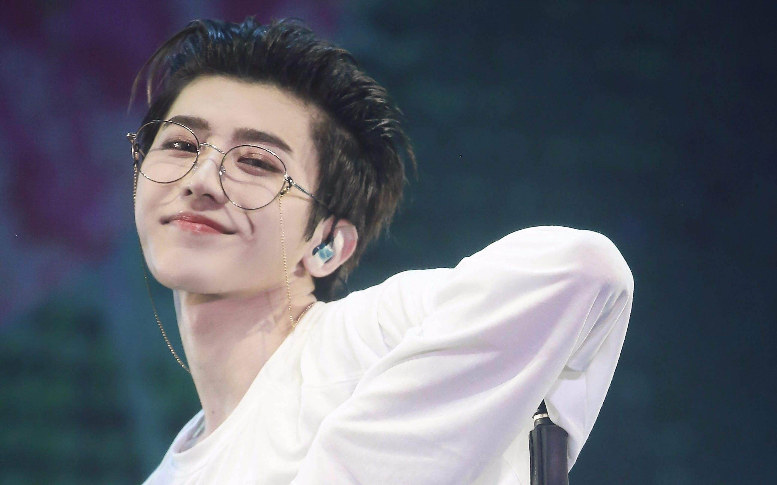 蔡徐坤内地最具权威性歌手,蔡徐坤出歌挣钱了吗