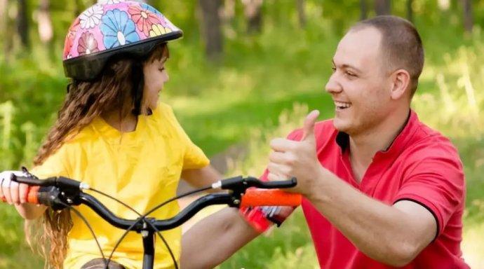 初三孩子玩手机上瘾该咋办,初中生玩手机上瘾家长该如何教育