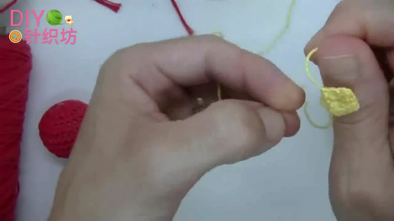 足球小玩偶挂件,足球钥匙扣编织