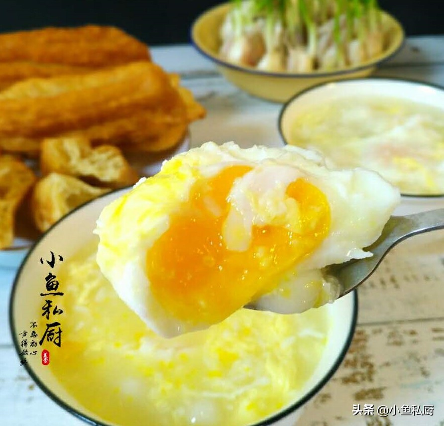 1碗面2个鸡蛋轻松做美味小油条,1碗面粉2个鸡蛋教你在家做油条