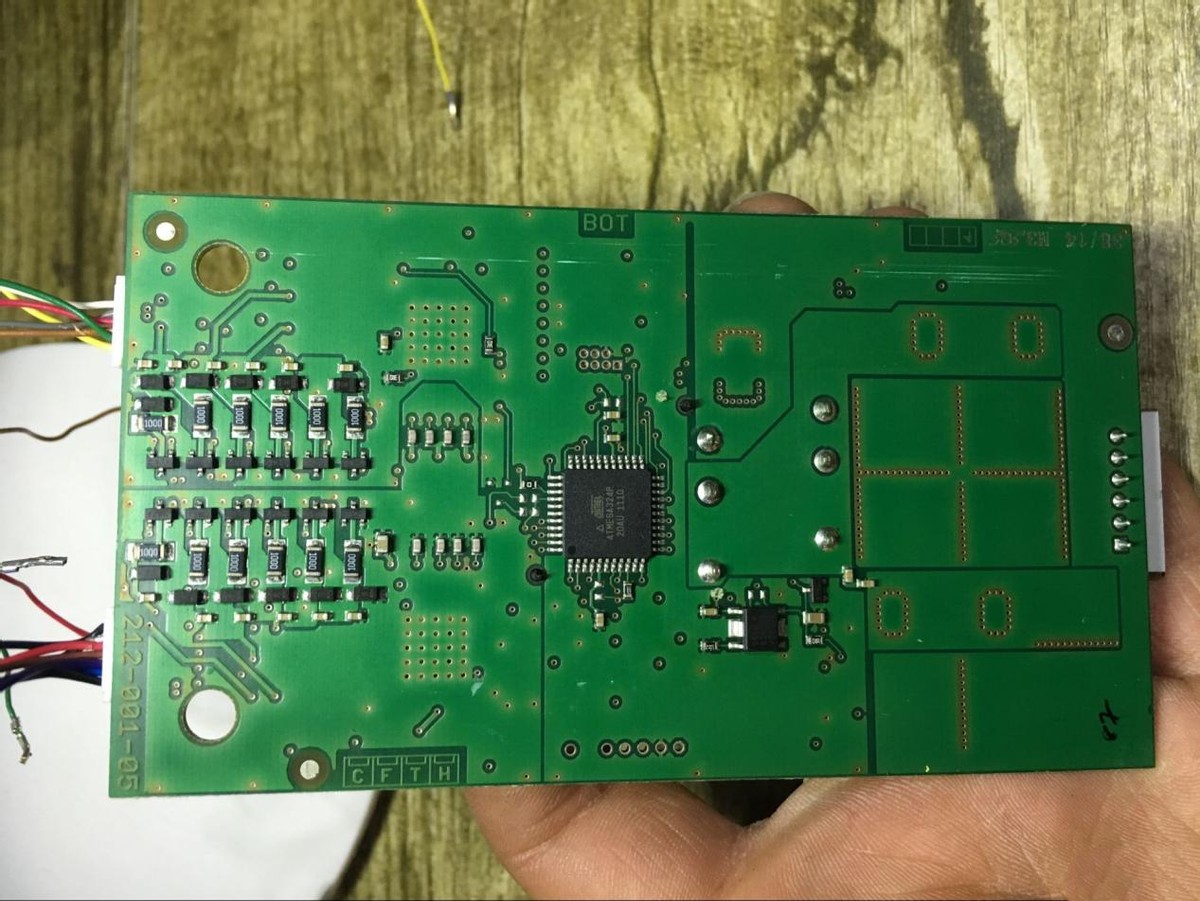特斯拉车辆爆燃原因,特斯拉电池起火24小时才能扑灭