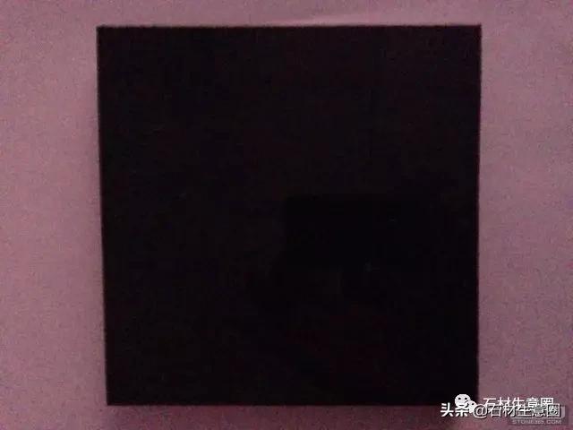 花岗岩黑色的是石英吗,景观石材花岗岩黑色