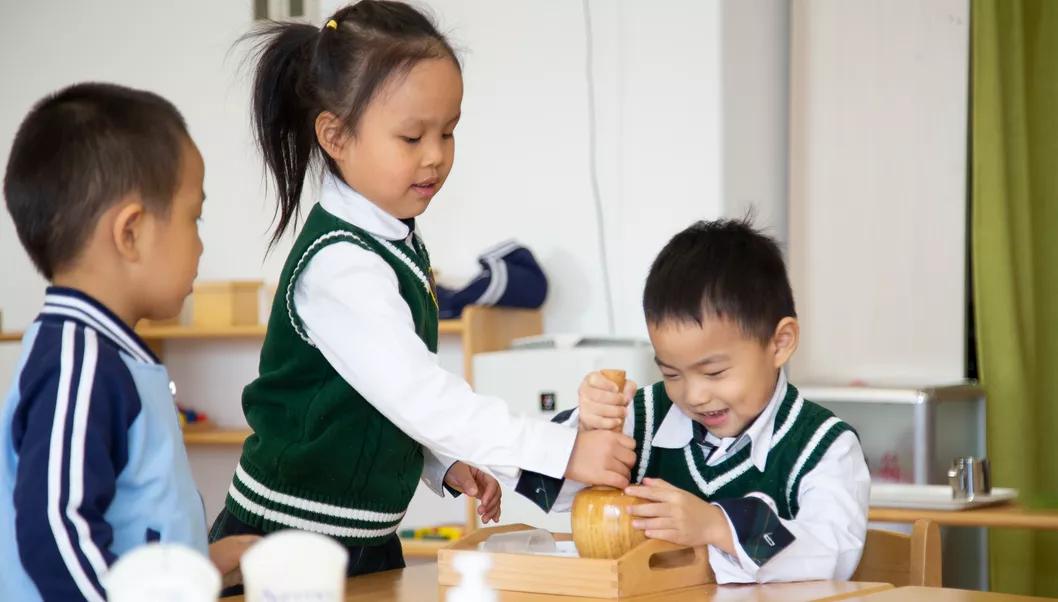 华杉教学|蒙特梭利教室中的“优雅与礼仪”