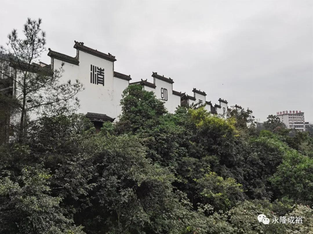 中心集团再下一城，永隆成裕的酱酒新品为什么值得期待？