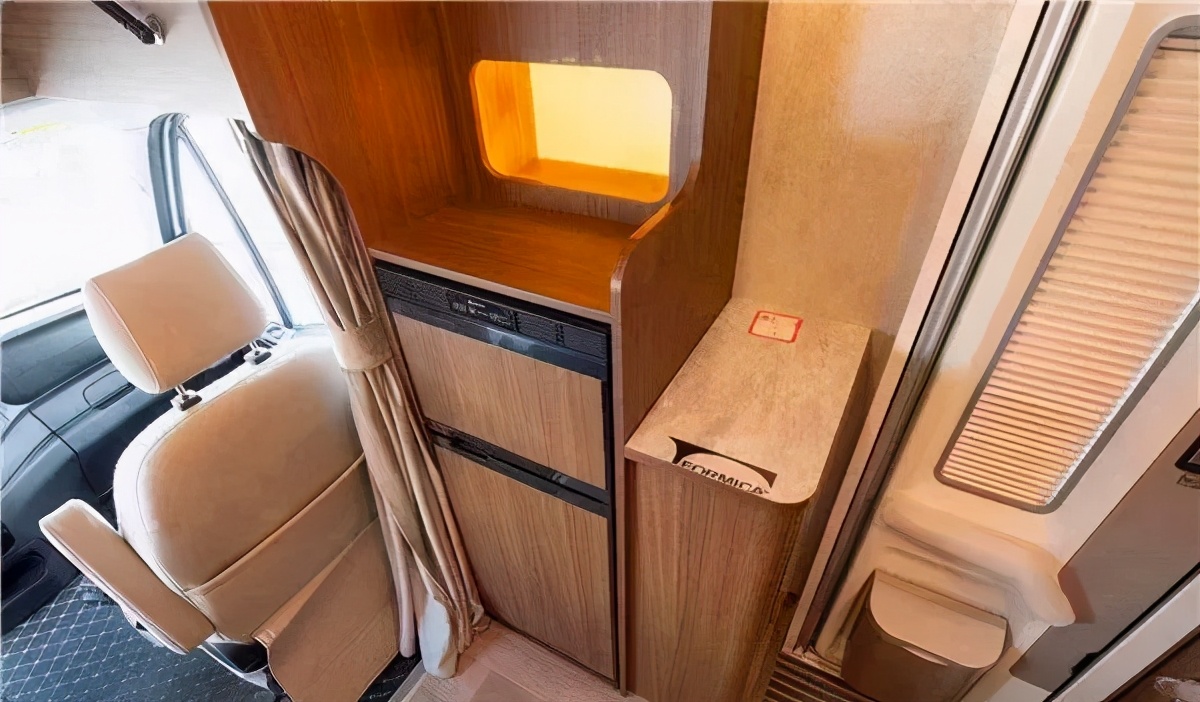 依维柯房车b型房车多少钱,瑞弗依维柯房车价格