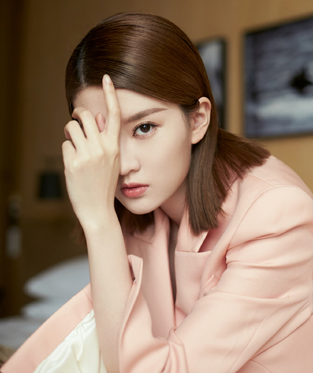 乔欣妆容教程,乔欣化妆改造时尚cosmo