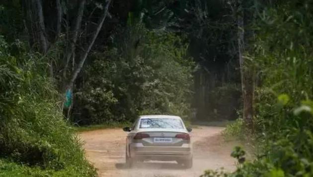 汽车半路突然没油视频,车辆半路没油怎么办别慌教你几招