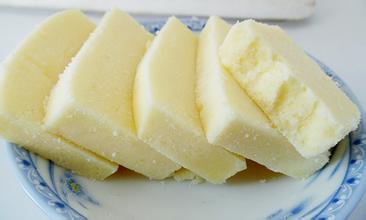 简述蒙古族饮食文化的象征意义,蒙古族的饮食文化习俗跟汉族一样