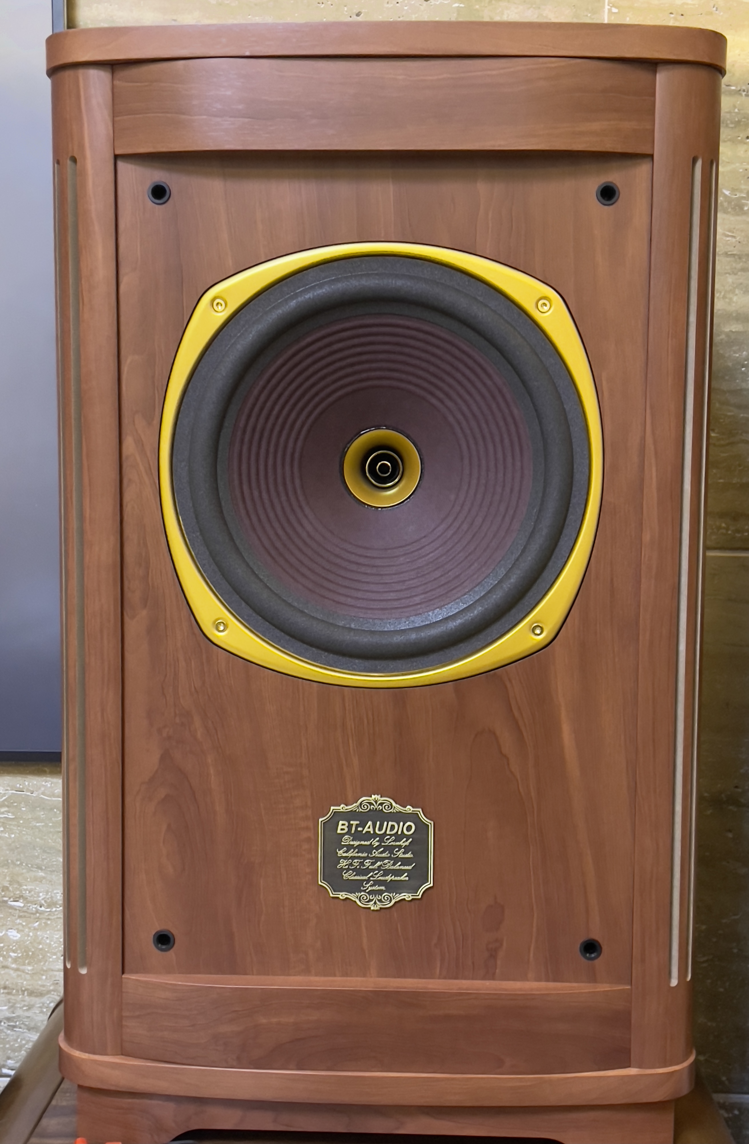 伯克瑞音响是进口还是国产,买音响买国产还是进口好