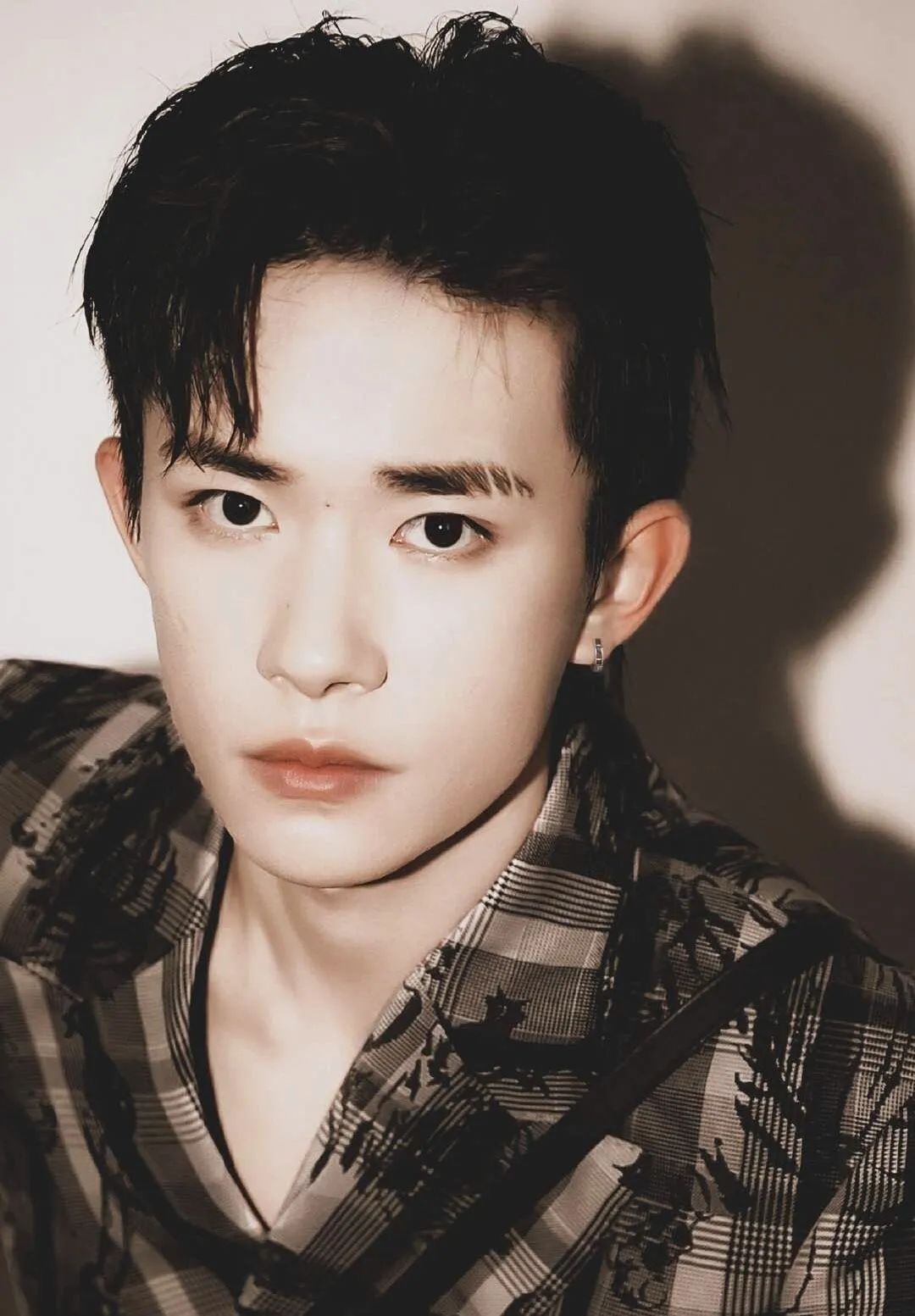 黄子韬断眉怎么修,断眉怎么画出根根分明的眉毛