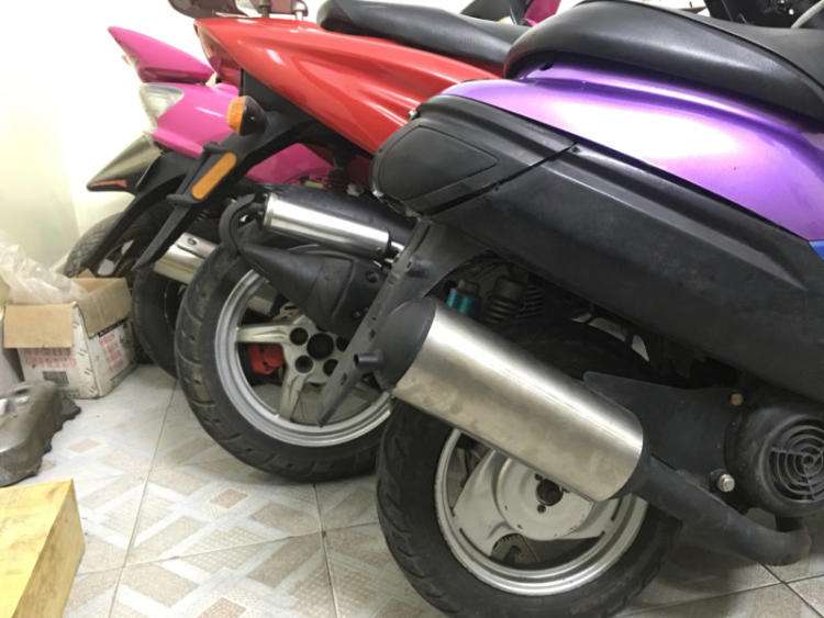 两个人骑行的摩托车雅马哈,骑上我的小摩托极速版