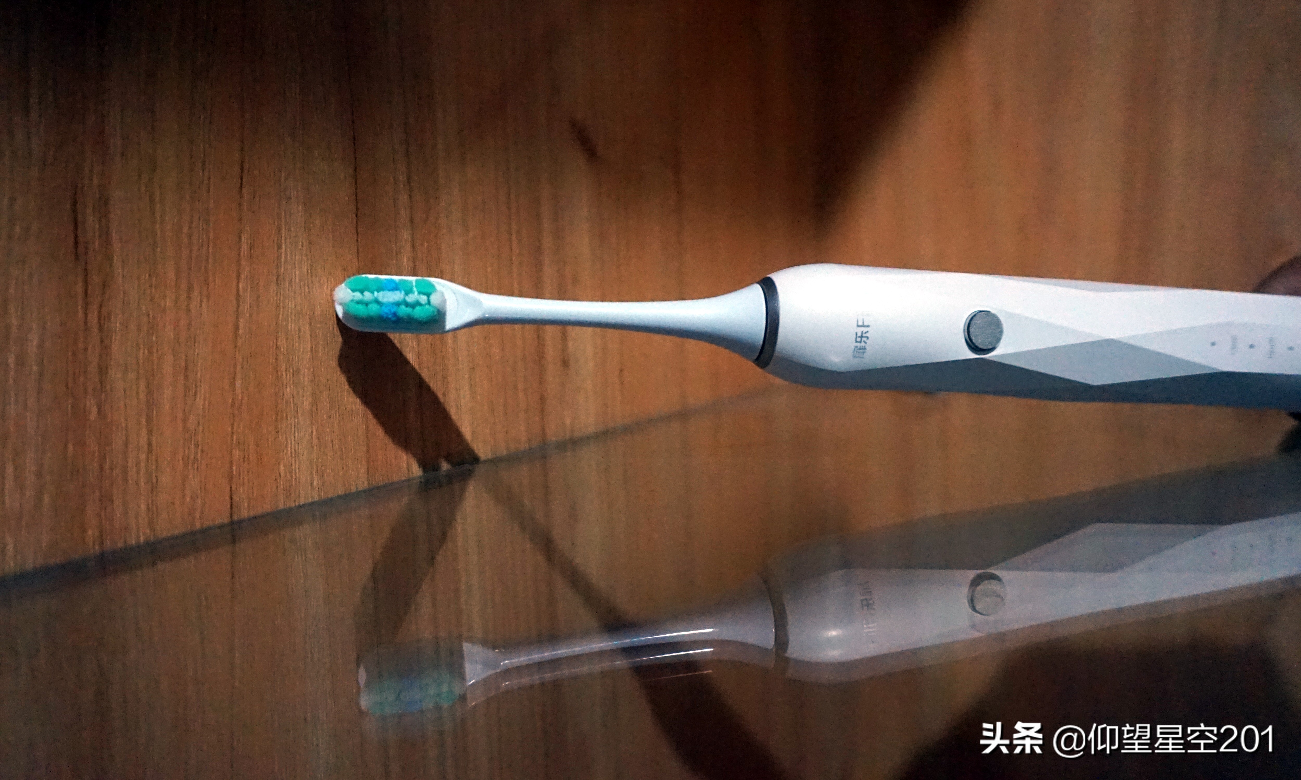 不伤牙的扉乐电动牙刷体验如何,扉乐电动牙刷测评（杀菌烘干篇）