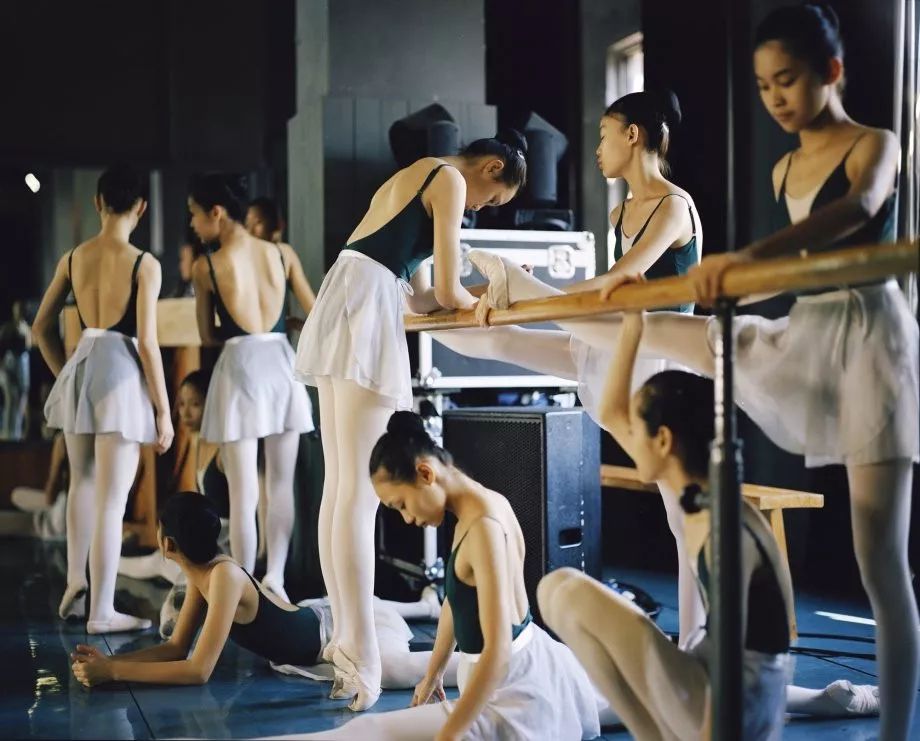 星光不负赶路人越努力越幸运,披星戴月星光不负赶路人文案