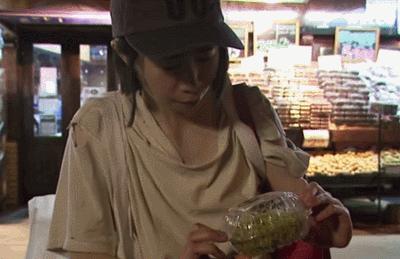 20年穿旧衣，垃圾桶捡食物，纽约女孩省出一套房：有钱，我就不花