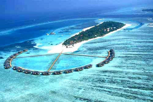 风景美如画，硬件豆腐渣。中国男足无惧小伎俩