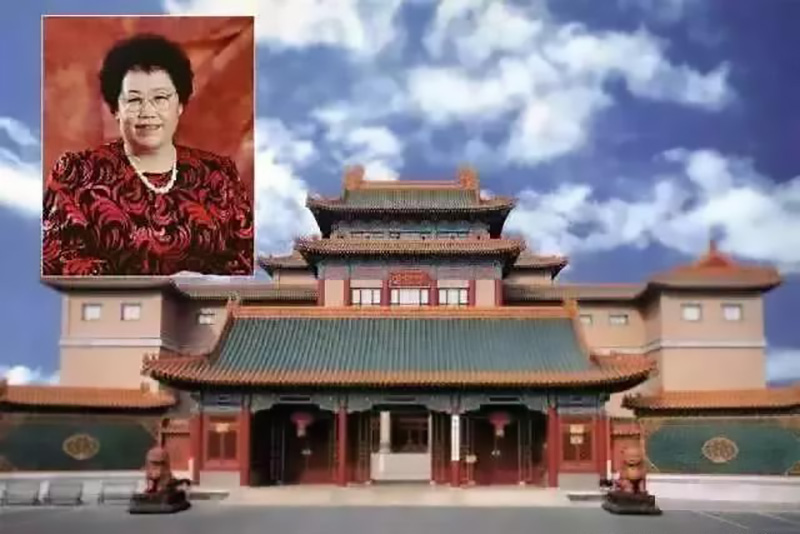 故事:“娶”了唐僧的女首富,靠紫檀赚百亿身家,在北京拥有半条街