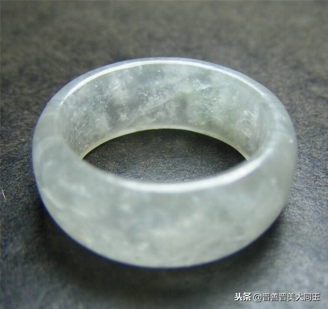 翡翠怎么分辨好坏的小视频,怎样判断翡翠是好的翡翠