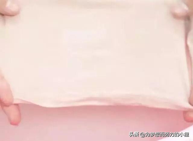 衣服的油渍干了久了有印怎么洗掉,衣服上的果渍油渍怎么去除小窍门