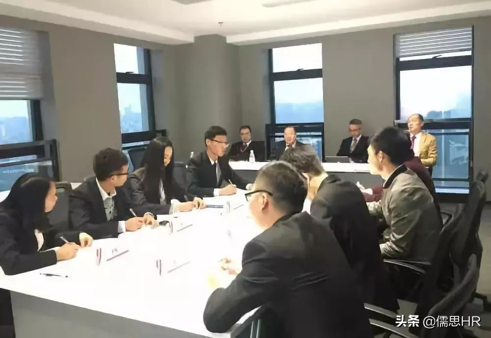 奇怪！一本求职手册卖近2000元，看看它究竟好在哪里呢？