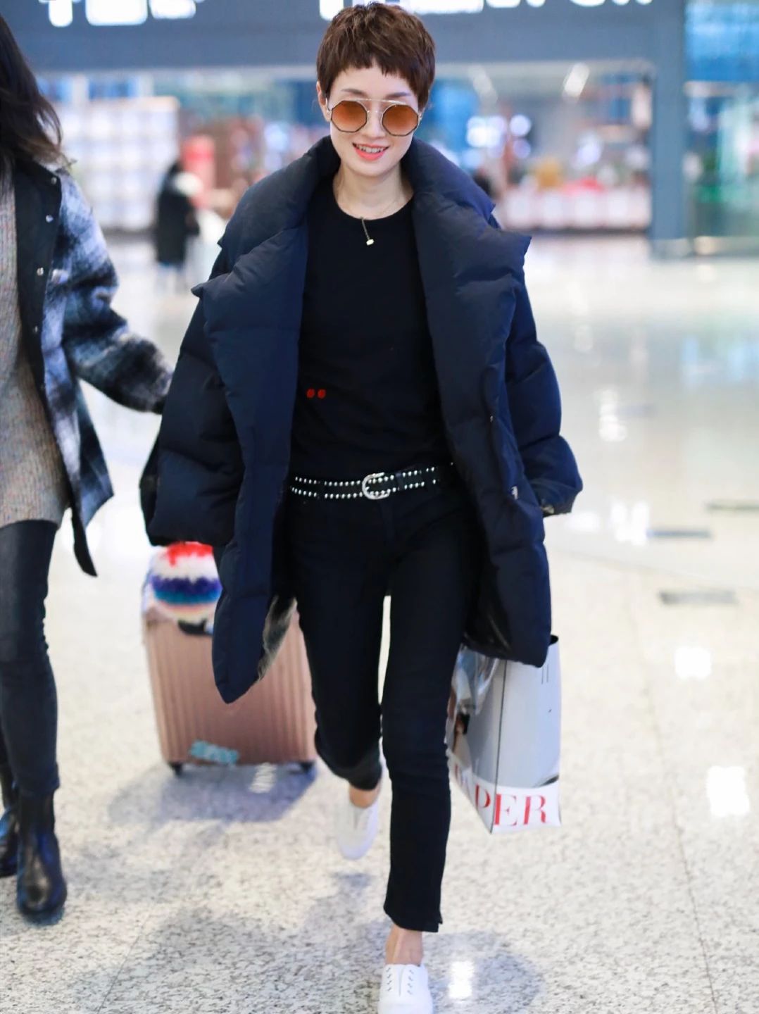 秋冬穿搭显腰线,冬天怎么穿显腰身有它就没问题