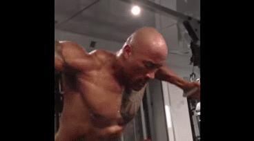 巨石强森健身计划,巨石强森训练时间表