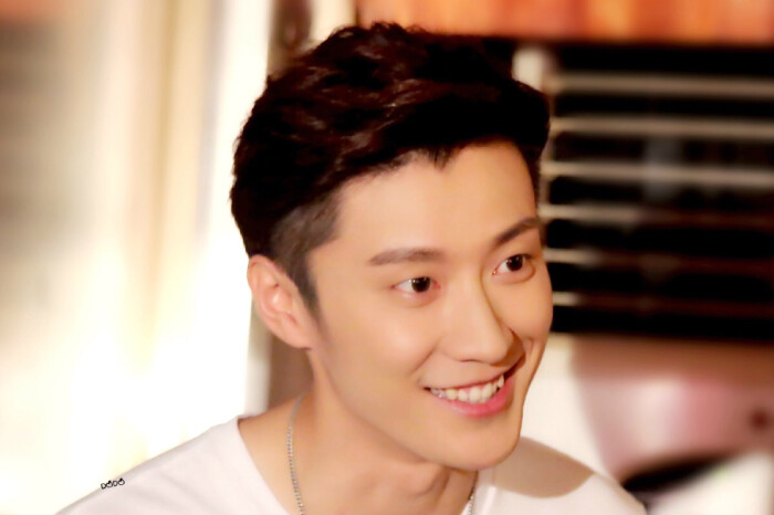 张国荣为什么去世后还怎么受欢迎,张国荣去世17年他凭什么越来越火