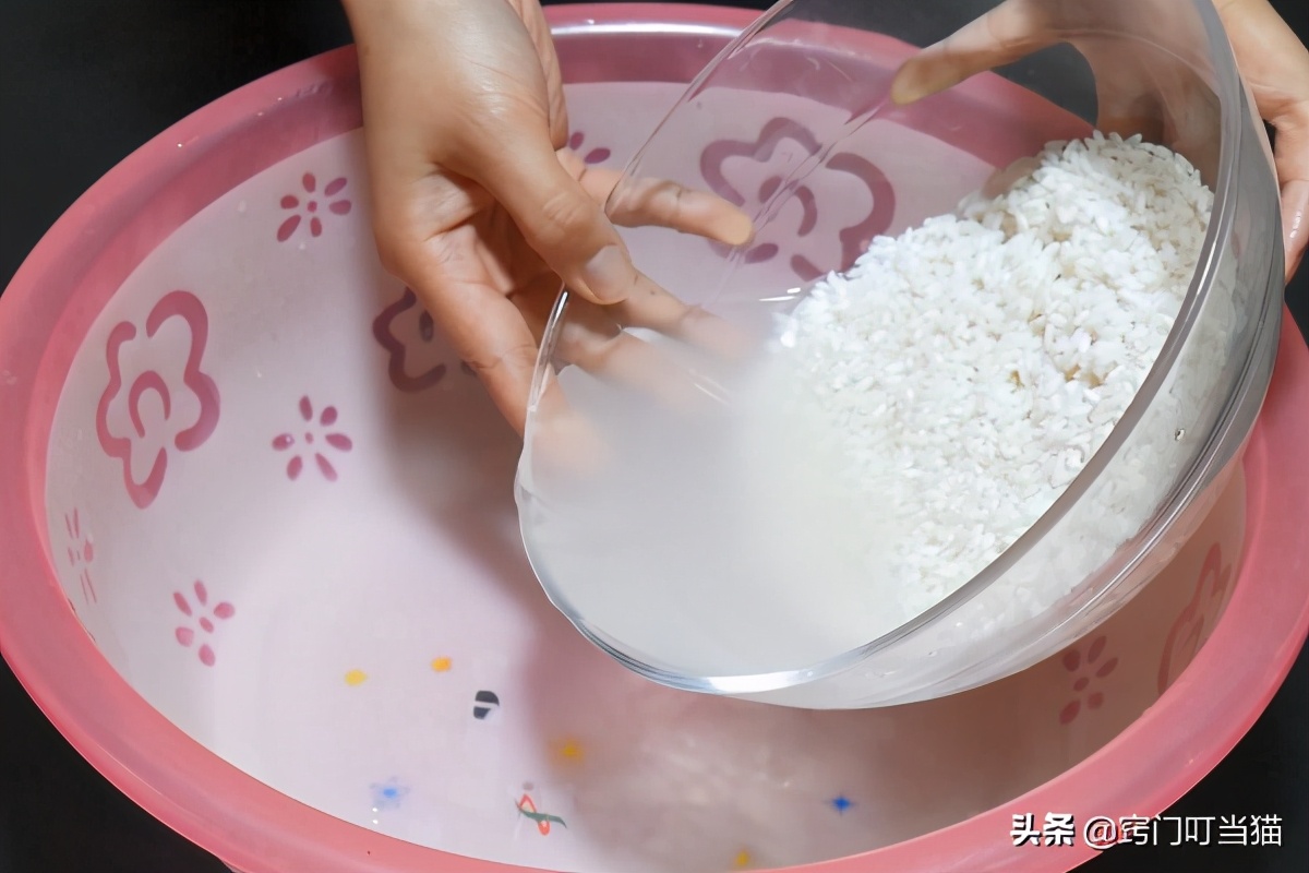 毛巾用久了又硬又黄怎么清理,毛巾用久了油腻腻怎么洗