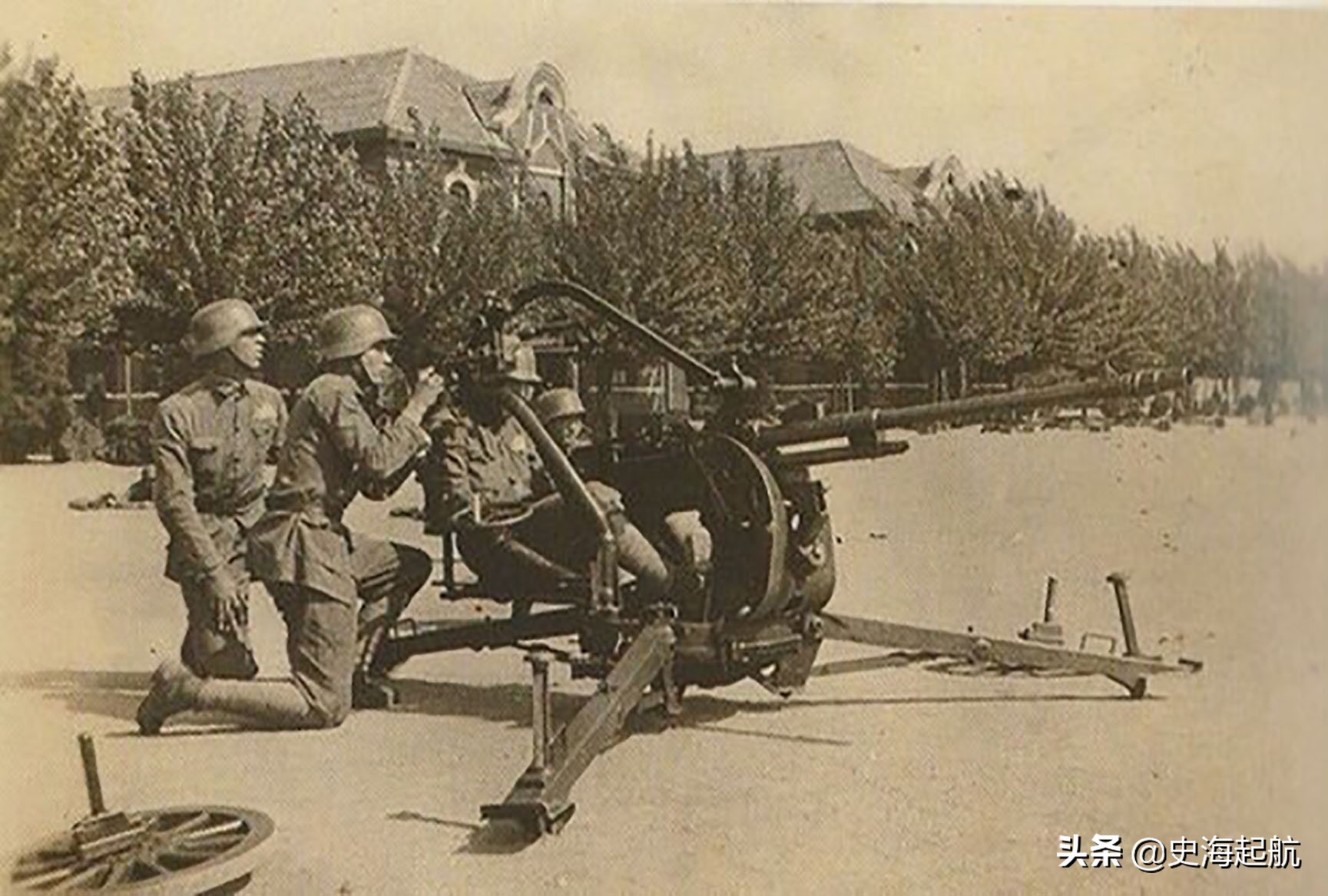 抗战时中国*队军***器武**照片：图3是国军的坦克，图6是国军的重机枪