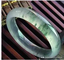 翡翠手镯的水头怎么看好坏,翡翠手镯的基本知识大全