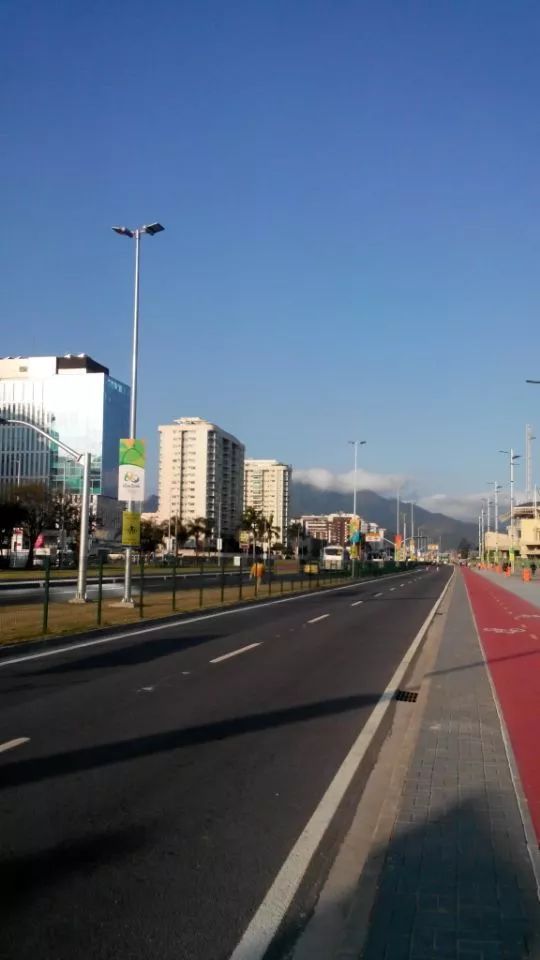 行走的耳朵抖音视频,行走的耳朵