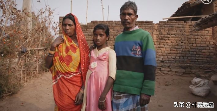 残酷真相：你包里的高光眼影，是无数4岁孩子拿命换的