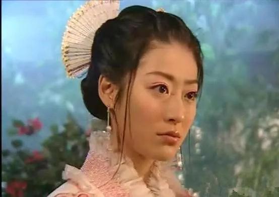 张雨绮黄圣依星女郎,星女郎张雨绮朱茵